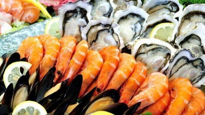 I frutti di mare aumentano la potenza negli uomini a causa dell'alto contenuto di selenio e zinco